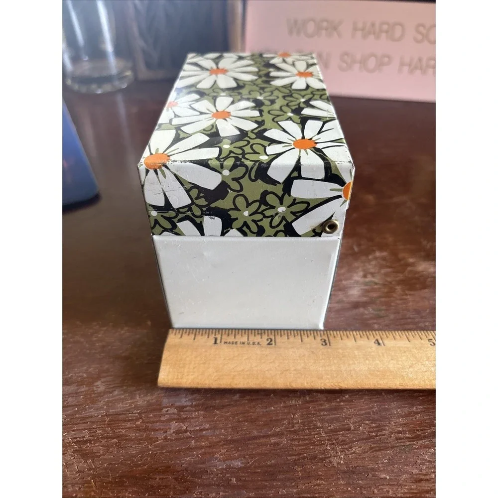 Vintage 1970s Green Daisy Metal Recipe Box Full Of Handwritten Recipe Cards